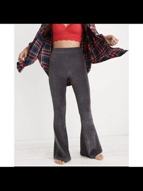 AERIE High-Rise Ribbed Flared Jeans - Charcoal